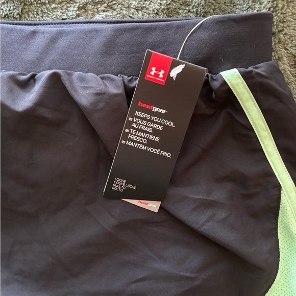 Under Armor Athletic Shorts - Picture 5 of 5